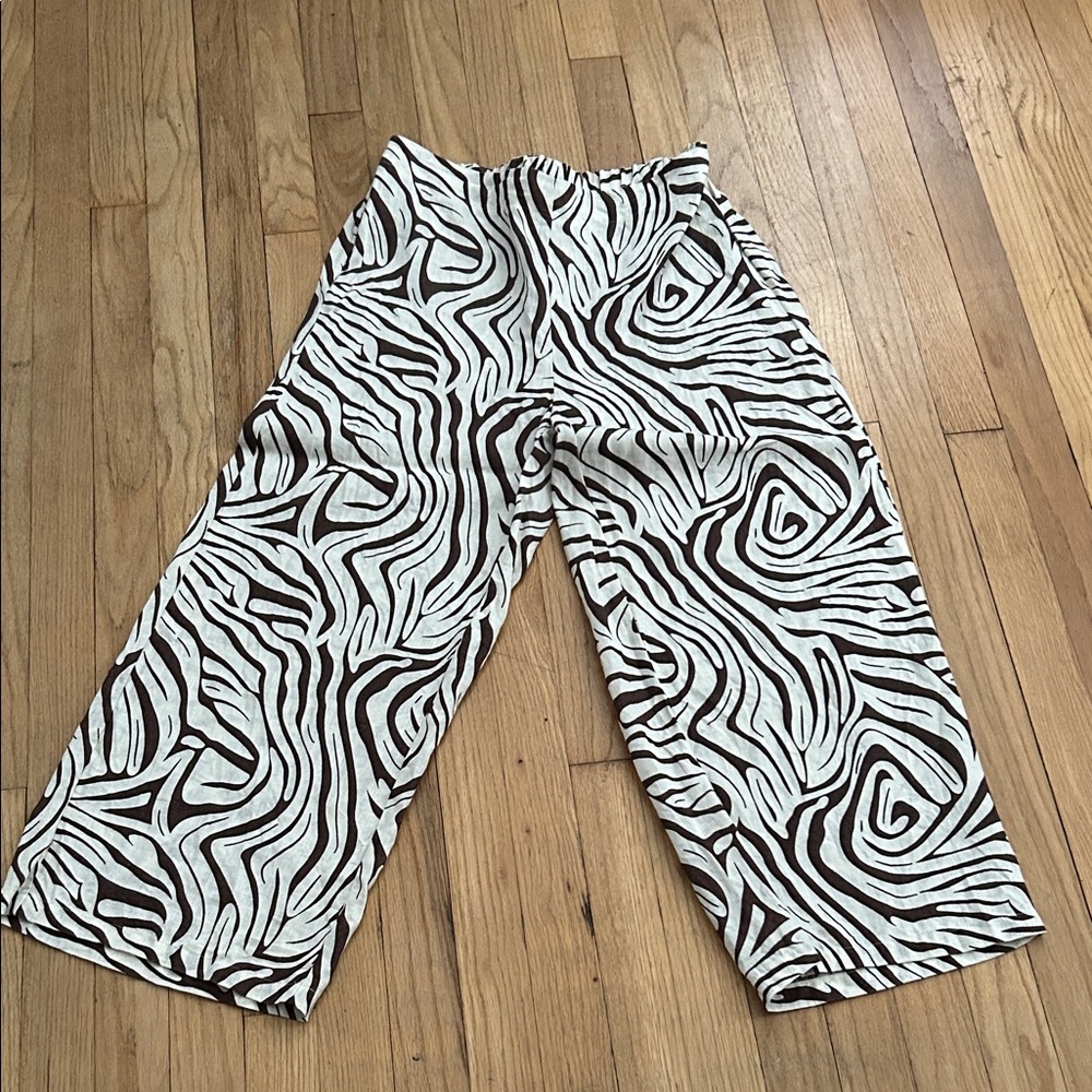 Tahari Brown and White Zebra Print Cropped Pants